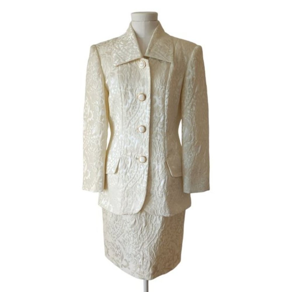 NWT/NOS Vintage Ports International Cream Skirt suit